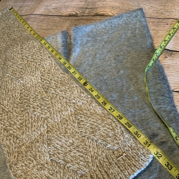 Black Rivet Knit Scarf - Picture 9 of 9